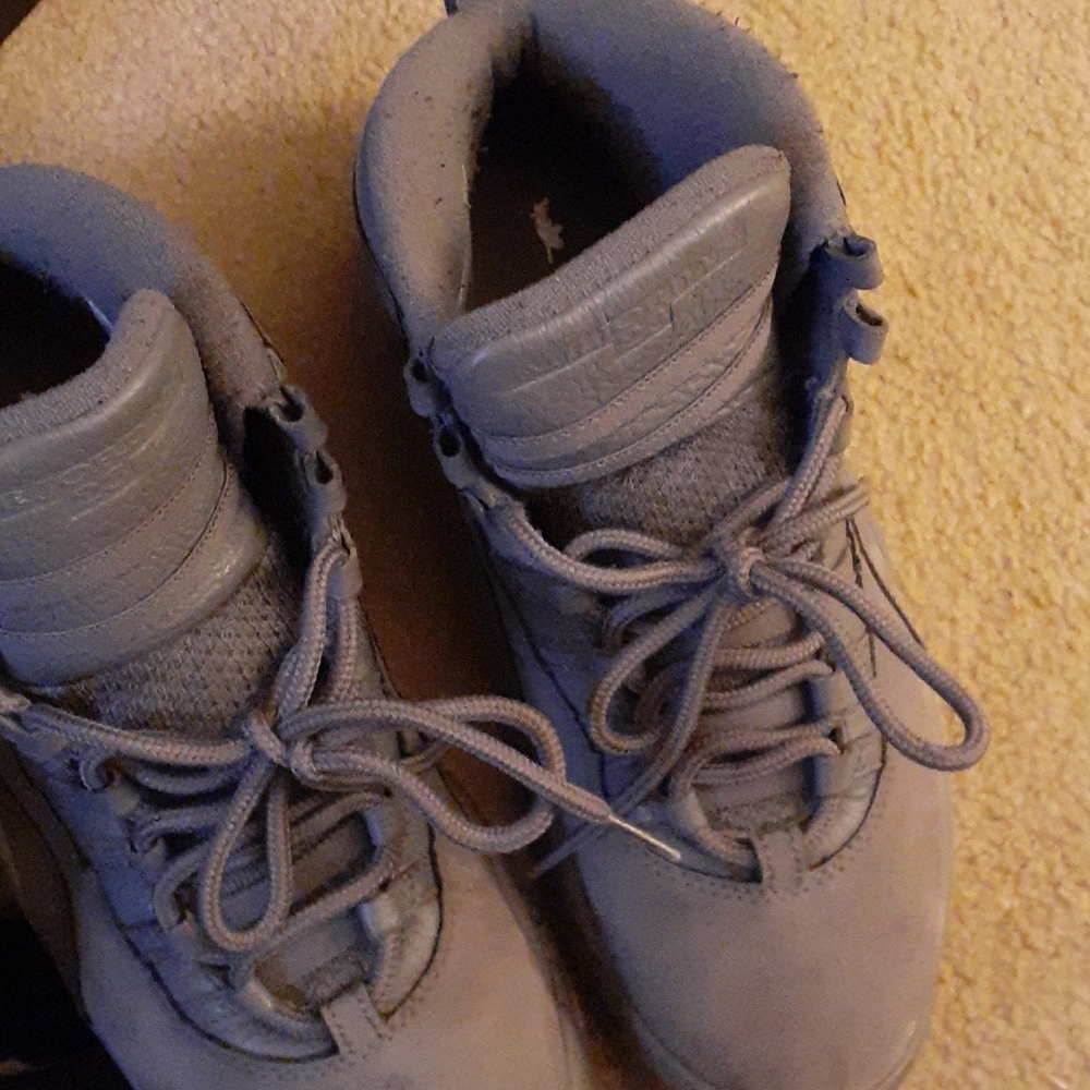 Cool Grey 10s
